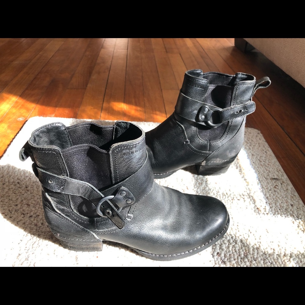 Merrell Black ankle Boots EUC 8.